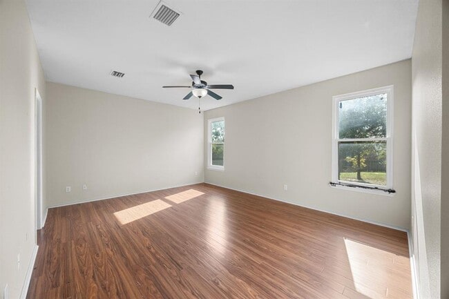 Building Photo - 4409 Woodstock Dr