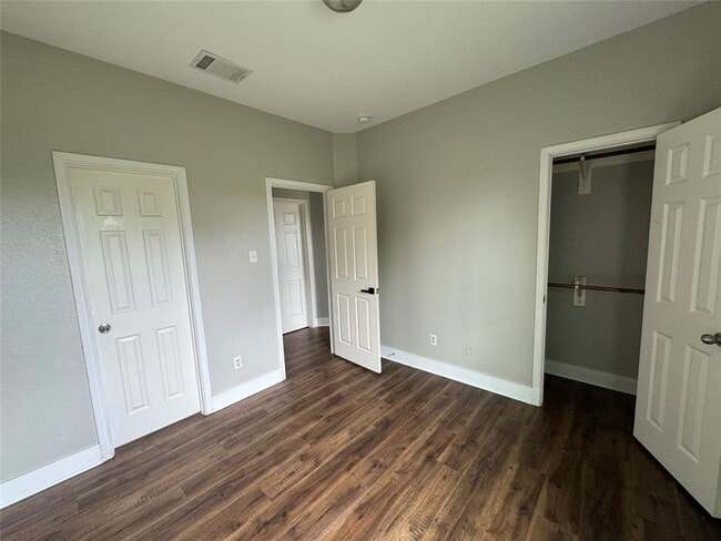 Building Photo - 1800 Rachel Ln