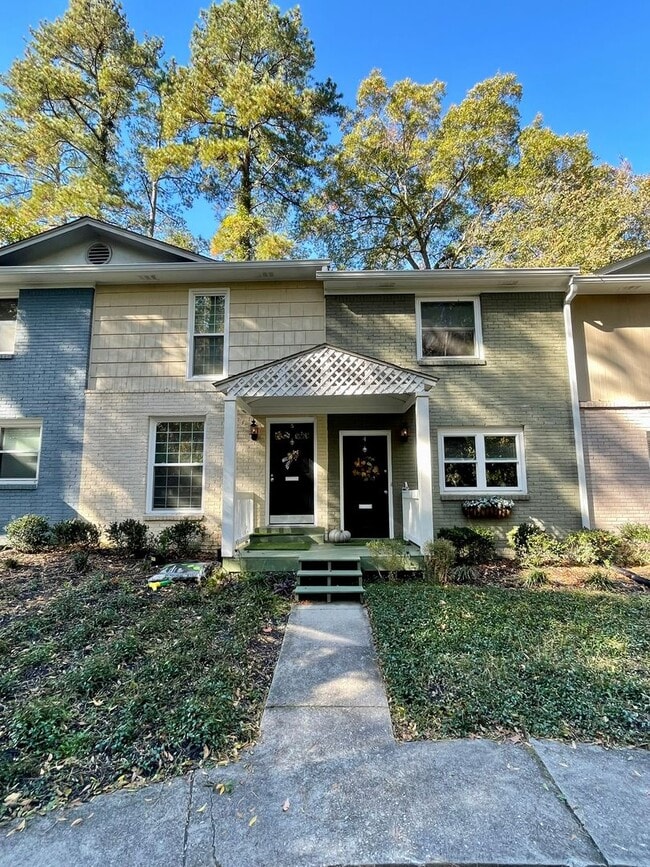 Primary Photo - Rosewood