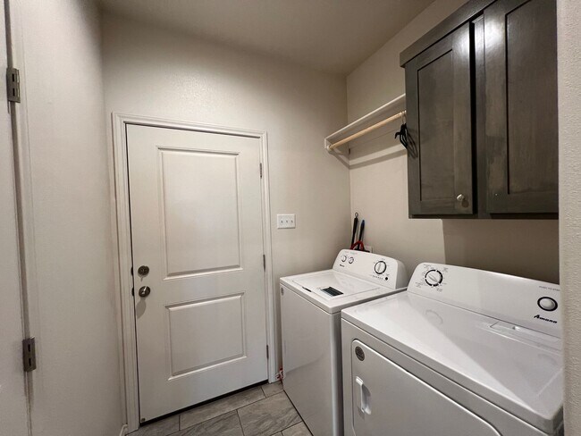 Building Photo - 2Bed/ 2Bath Available MAY- in Lubbock cooper ISD!