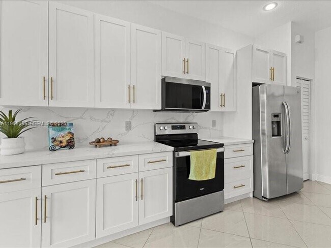 Building Photo - 1819 Mariners Ln