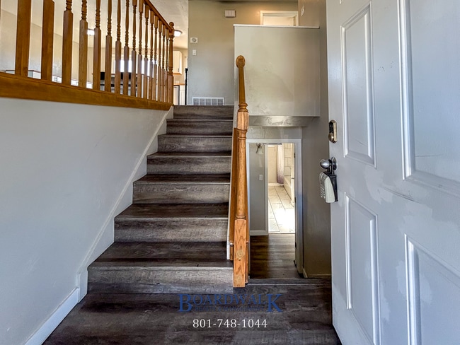 Building Photo - Spacious 4-Bed Home with In-Law