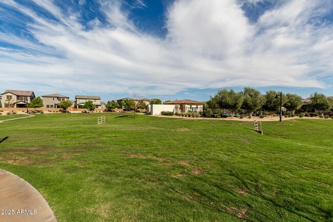 Building Photo - 15142 W Sherman St