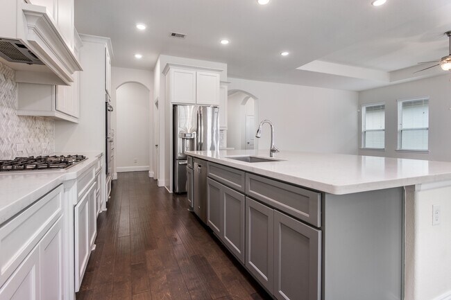 Building Photo - 21119 Bradford Grove Dr