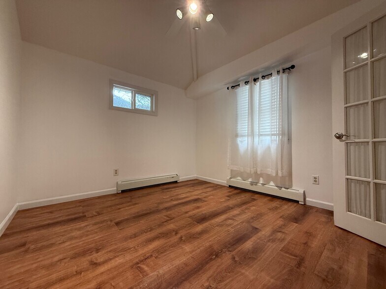 Building Photo - 590 Princeton Ave