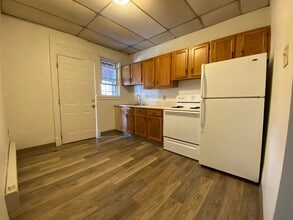 Building Photo - Great One Bedroom on Fifth Ave in Oakland! Amazing Campus Location! Call Today!