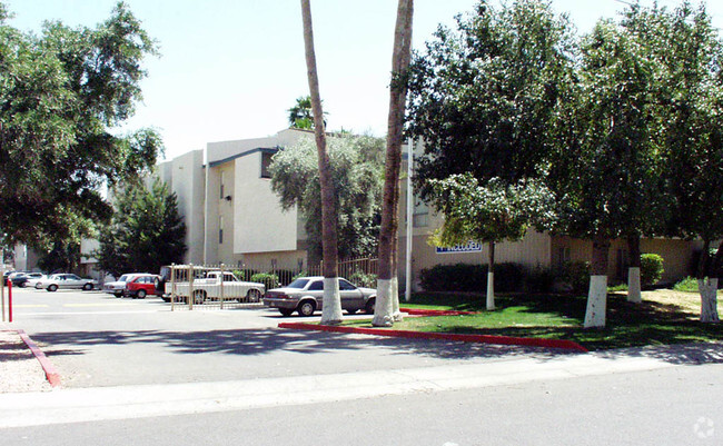 Building Photo - Stone View