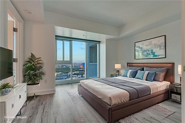 Building Photo - 2700 S Las Vegas Blvd