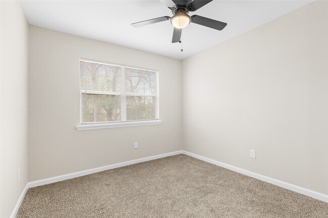 Building Photo - 804 Avenue I