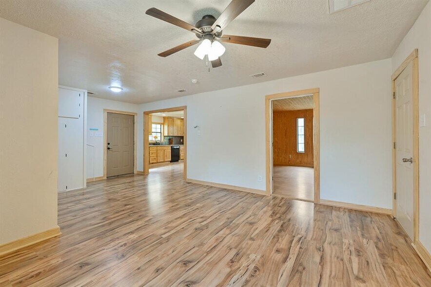 Living Room - 11150 Lafountain Ln