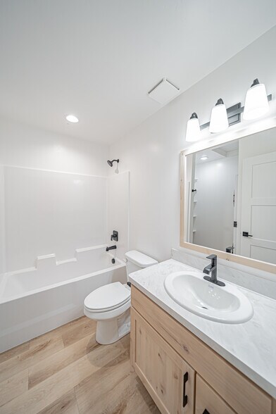 Building Photo - 497 Pleasant Country Ln