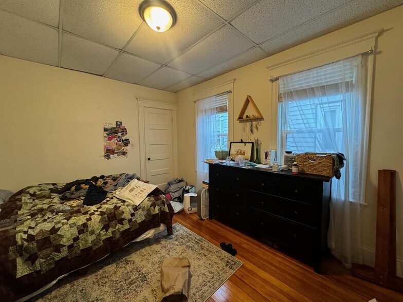 Building Photo - 28 Lexington Ave