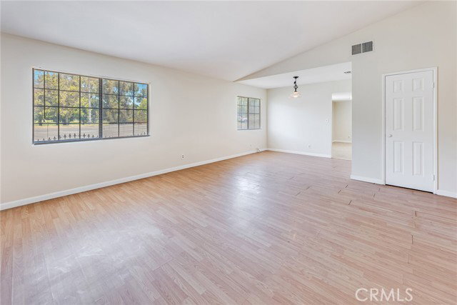 Building Photo - 5546 McLennan Ave