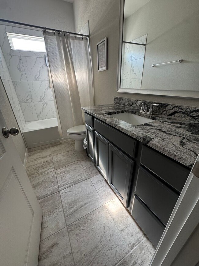 Building Photo - 4-bedroom 2-bathroom home in Nolanville!