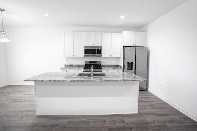 Building Photo - 1128 Gillespie Ln