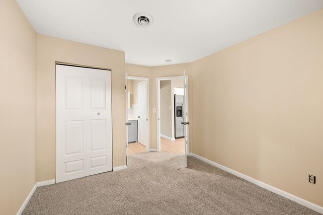 Building Photo - 163 Spruance Rd