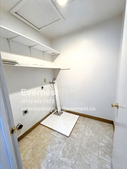 Building Photo - 1631 Porter Way