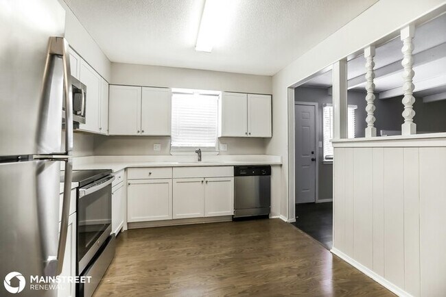 Building Photo - 3909 S Summit Ridge Dr