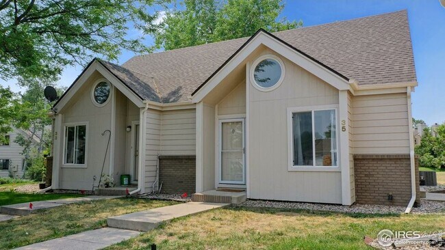 Building Photo - 2900 Ross Dr