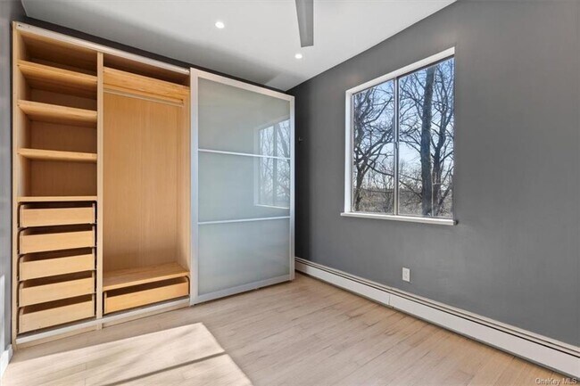 Building Photo - 294 Riverview Rd