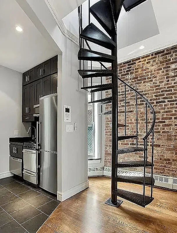 Building Photo - 145 E 26th St