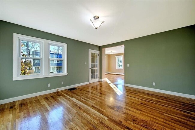 Building Photo - 66 Tyndall Ave