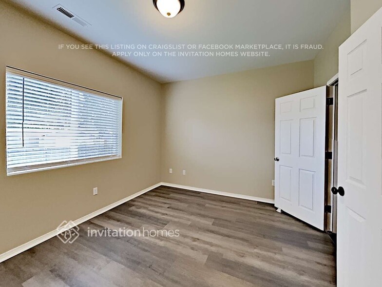 Building Photo - 4935 204th St Ct E