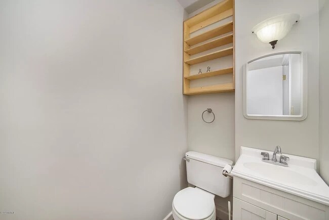 Master Half Bath - 408 Hilbert St