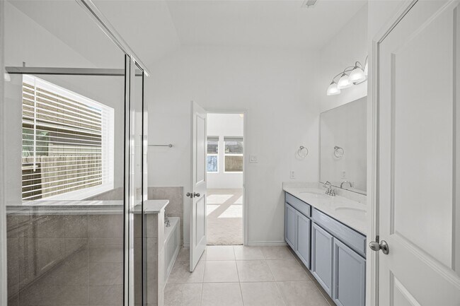 Building Photo - 1810 Winston Store Lp