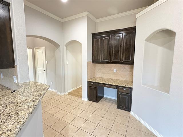 Building Photo - 5900 Shiner Dr