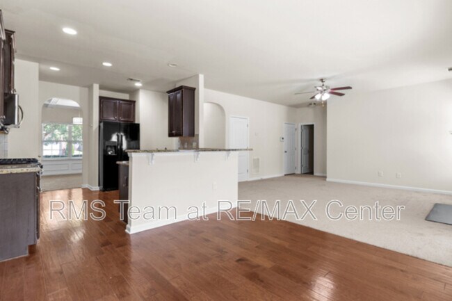 Building Photo - 3379 Gardenside Walk SW