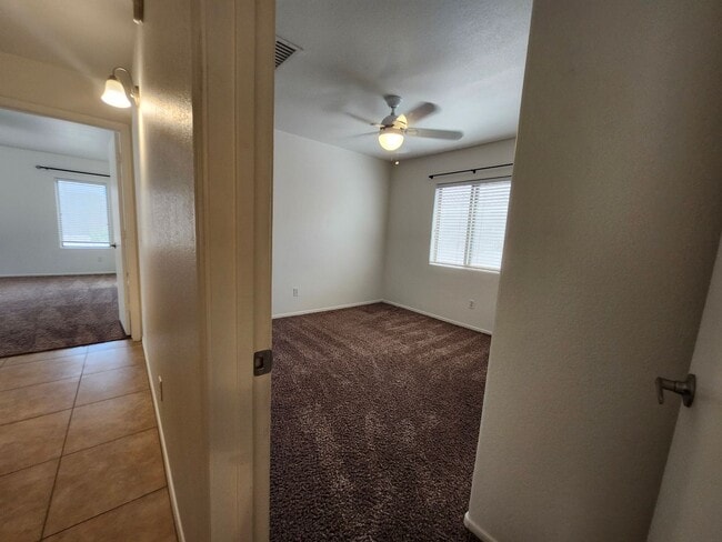 Building Photo - Beautiful Mountain Views! 3bedrom 2 bath
