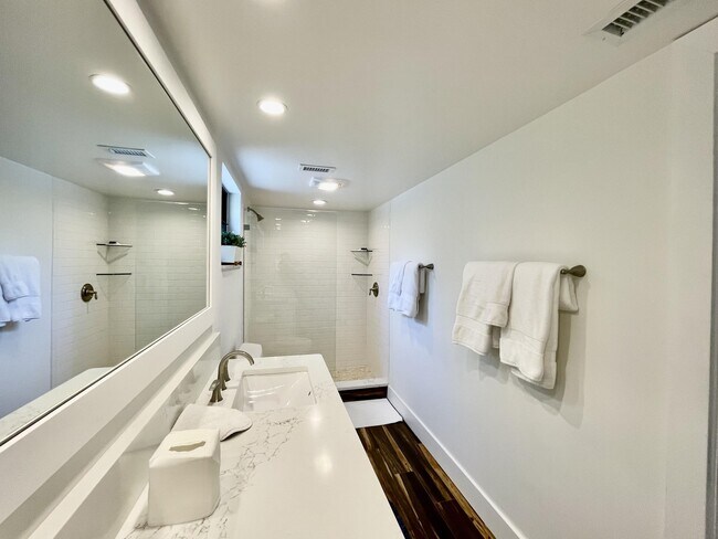 Building Photo - 11863 Wimbledon Cir