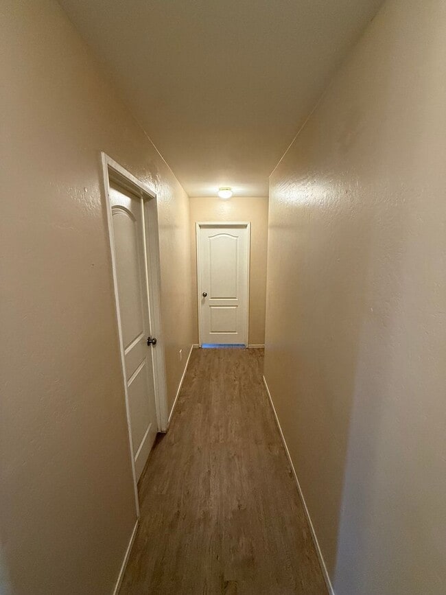 Building Photo - Spacious 4-Bedroom Home in Southwest Baker...