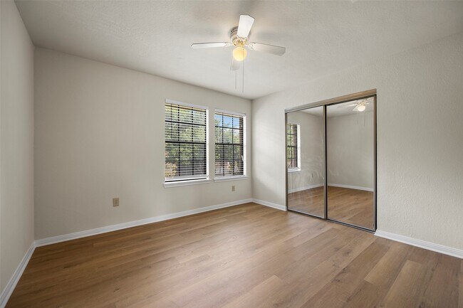 Building Photo - 4922 Moss Run Dr