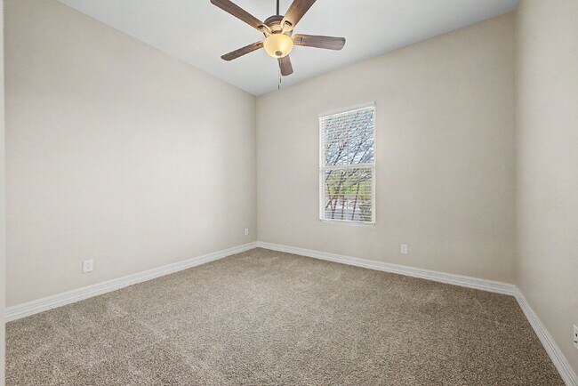 Building Photo - 8833 S 167th Ln