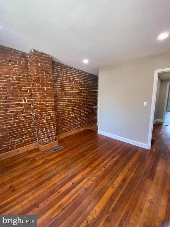 Building Photo - 523 Gittings St