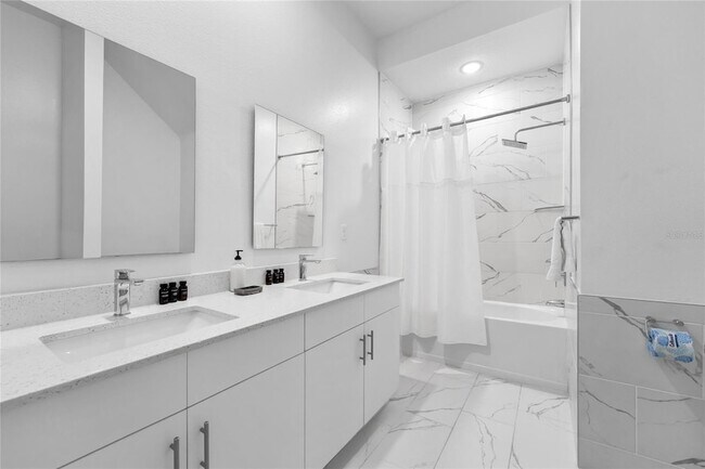 Building Photo - 637 Trikomo Drive