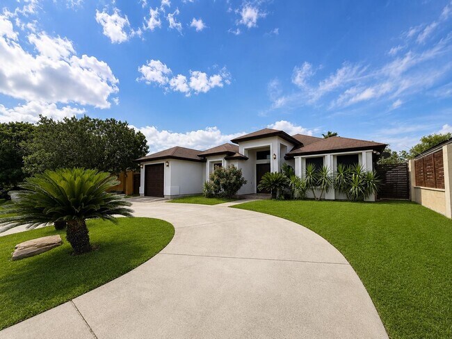 Building Photo - 5511 Marble Falls St