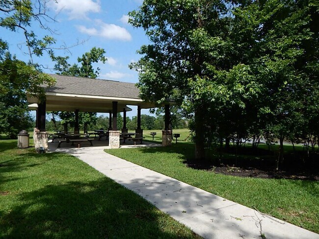 Building Photo - 2459 Garden Falls Dr