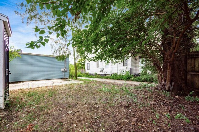 Building Photo - 865 Old Leonard Ave