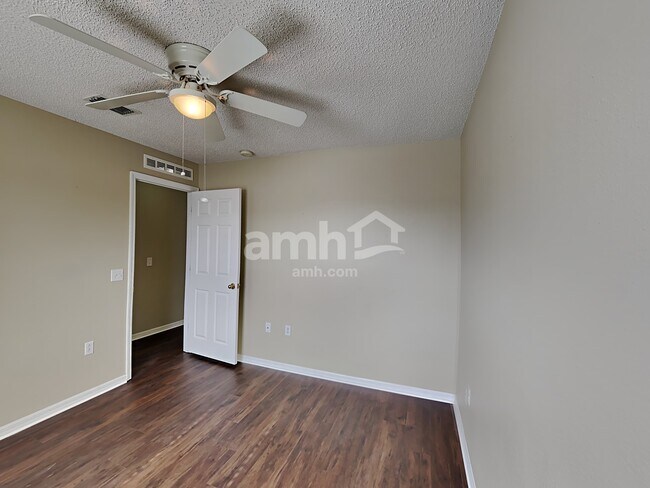 Building Photo - 17003 Odessa Dr