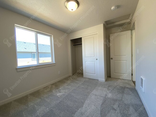 Building Photo - NEWER CONSTRUCTION - 2 BR 1BA Hayden Home ...