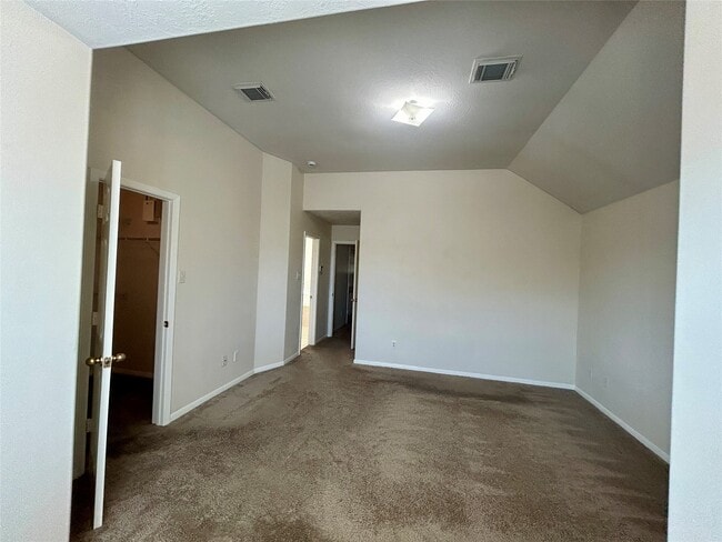 Building Photo - 19718 River Pointe Ln