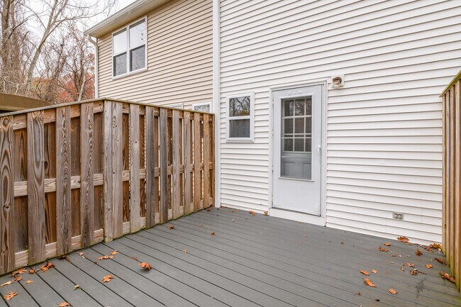 Building Photo - 3 Periwinkle Ln