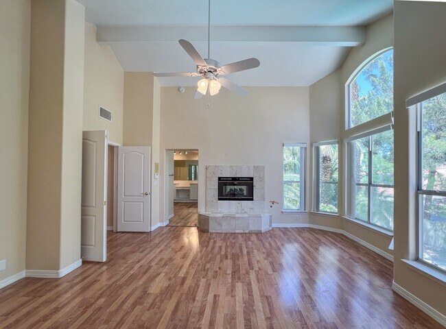 Building Photo - Pool Home in Gated Community