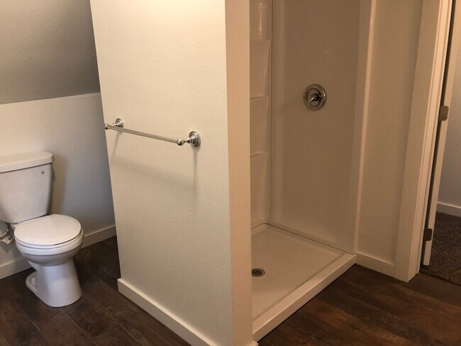 Building Photo - 410 E James St