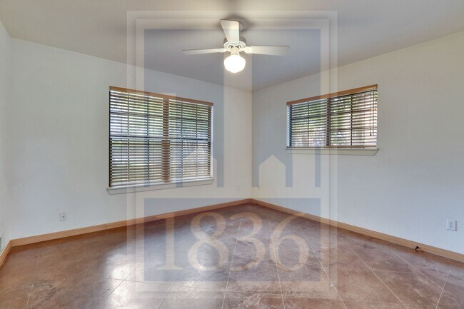 Building Photo - 2305 Balboa Rd