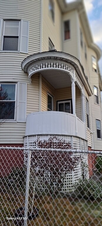 Building Photo - 30 Pattison St