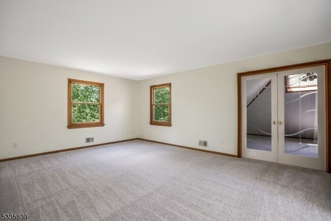 Building Photo - 34 Willow Brook Ln